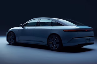 Japonijos technologijų milžinės pristatė atnaujintą kuriamo automobilio prototipą: kitąmet pasirodantis šedevras sulaukė dizaino pakeitimų bei naujų techninių galimybių