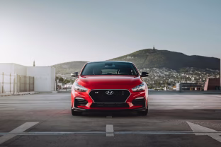 Kaip tinkamai išvalyti naudotą automobilį? Ekspertė pataria, nuo ko reikėtų pradėti