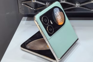 „Blackview“ sudrebins išmaniųjų telefonų rinką: netrukus prekyboje pasirodys itin pigus atlenkiamas įrenginys, kurio kaina nustebins daugelį