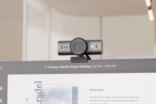 „Logitech“ pristatė naują interneto kamerą „MX Brio“ - produktas sukurtas naujiems darbo  ir srautinės transliacijos būdams