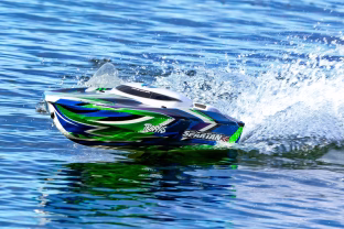 „Traxxas“ pristatė naują RC laivo modelį: su „Spartan SR“ galėsite mėgautis ne tik didžiuliu greičiu, bet ir itin paprastu valdymu