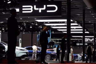 Elektromobilių rinka dreba: BYD siūlo 250 tūkst. km garantiją, kitiems gamintojams tai rimtas iššūkis