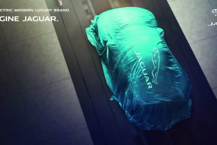 „Jaguar“ ruošiasi sudrebinti elektromobilių rinką: dar šiemet turėtumėme išvysti išskirtinį modelį, kuris išsiskirs savo prabanga ir unikaliais sprendimais