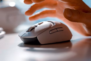 „Logitech G“ pristatė „Lightspeed“ žaidimų pelę: patentuotos technologijos, naujos kartos naujovės ir modernus dizainas užtikrinantis belaidį žaidimą visiems