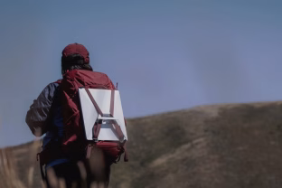 Istorinis įvykis Europoje: Ukraina pirmoji regione prijungs telefonus prie „Starlink“ palydovų