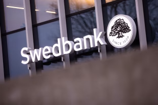 Svarbus „Swedbank“ pranešimas: įsigalioja svarbūs pasikeitimai, sužinokite, kas svarbiausia