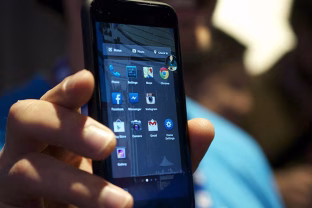 Penki blogiausi telefonai, kurie kada nors buvo pristatyti: šių įrenginių pirkėjai buvo priversti keiktis, o kai kurie modeliai kėlė ir milžinišką grėsmę žmonių saugumui