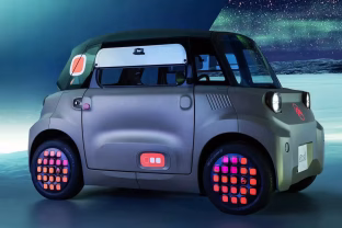 „Citroen“ atnaujino itin pigų miesto elektromobilį: pristatyta naujoji „Ami“ versija, kuri nustebins naujais dizaino sprendimais, tačiau techninės savybės išliko nepakitusios