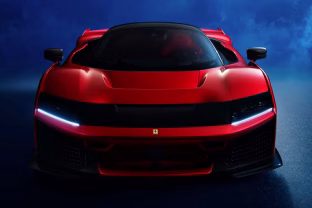 Tikras inžinerijos stebuklas:  Italijos sportinių automobilių gamintojas pristatė naujausią savo superautomobilį, kuris nustebins daugelį greičio mėgėjų