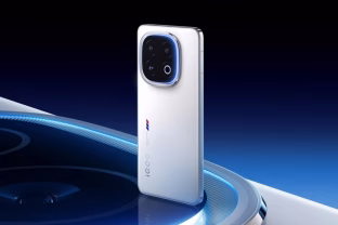 „iQOO 15“ išmanusis telefonas gali būti vienas pirmųjų įrenginių su naujuoju „Snapdragon 8 Elite 2“ lustu