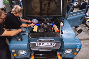 Bemiegis mėnuo – skeptikai sakė, kad to padaryti neįmanoma: kaip Karolio Raišio automobilis buvo netrukus prasidedančiam Dakaro Raliui?