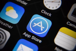 „Apple“ vartotojai kenčia nuo sukčių atakų: bendrovė užkirto kelią tūkstančiams apgaulingų sandorių, jų vertė privers išsižioti