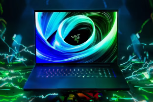 „Razer“ pristatė bene galingiausią savo nešiojamą kompiuterį – paskelbta apie naująjį „Blade 18 (2025)“ modelį, kuris turi vieną unikalią savybę