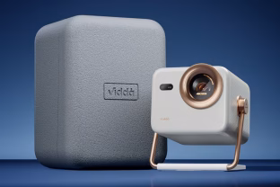 „Hisense“ pristatė 4K lazerinį vaizdo projektorių su optiniu priartinimu ir specialiu žaidimų režimu