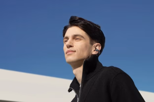 „SoundCore“ pristatė atviros formos „AeroClip“ belaidžius ausinukus, kurie nustebins savo patogumu ir išskirtinėmis galimybėmis