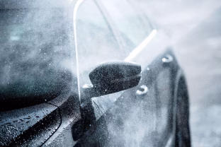 Švarus automobilis – ne tik dėl grožio, bet ir dėl saugumo: 5 patarimai, kurie padės švara džiaugtis ilgiau