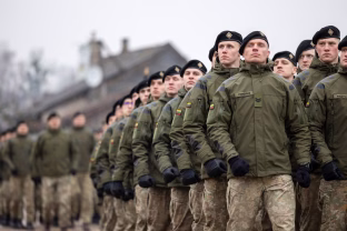 Seimo kontrolierė: viešas šauktinių duomenų skelbimas gali kelti grėsmę saugumui