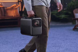 Įspūdingas „Anker“ sukurtas vaizdo projektorius atkeliauja ir į Europą, jo kaina privers išsižioti