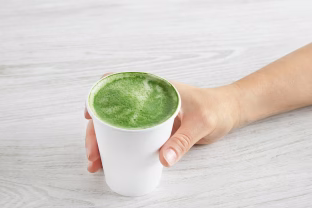 Lietuviai kavą geria kaip desertą: tarp populiariausių pasirinkimų - šalta kava, karamelė ir grietinėlės kalnai