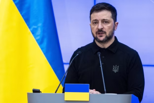 Putinas vėl pakviestas prie stalo? Zelenskis atskleidė, kur norėtų pratęsti derybas dėl taikos