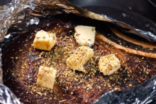 Atrodo nekalti, bet pasekmės kaupiasi: trys kasdieniai produktai, kuriuos privalu vengti