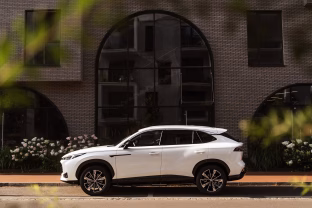 Lietuvoje pristatytas naujas „MG HS Hybrid+“ automobilis: galia, komfortas ir beveik 1000 km be sustojimo