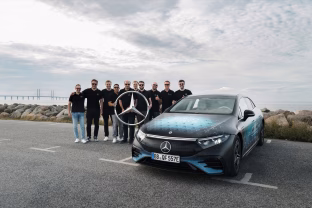Rekordiniai „Mercedes-Benz“ elektrinio automobilio rezultatai, atskleista, kaip pavyko įveikti tokį atstumą