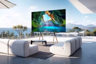 „Hisense“ pristatė naują 4K išmanųjį televizorių su 170 Hz atsinaujinimo dažniu ir didžiuliu ryškumu
