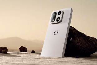 „OnePlus 15“ pasiūlys ne tik galingą „Qualcomm“ lustą, bet ir milžiniškos talpos akumuliatorių