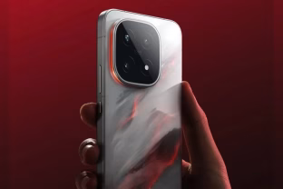 Jau rytoj sulauksime naujojo „iQOO 15“ telefono debiuto, gamintojas atskleidė įspūdingas ekrano savybes