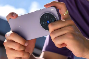 „Vivo“ pristatė „X300“ serijos išmaniuosius telefonus su „MediaTek“ lustais ir atnaujintomis kameromis