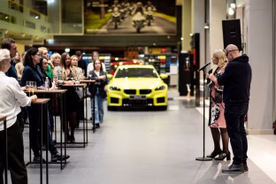 BMW ir AP galerija pradeda partnerystę: Vilniuje atverta S. Parulskio paroda „Susmulkinta amžinybė“