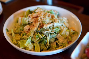 Šefas atskleidė savo salotų receptą, jos per šventes meta rimtą iššūkį net ir baltajai mišrainei