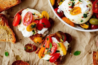 Nebrangu, bet prabangu: gardžios ir gurmaniškos idėjos su trumais, kurios taps šventinio stalo pažiba