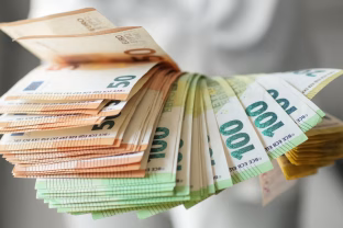 Lietuvoje plinta pavojinga schema: gyventojai netenka viso gyvenimo santaupų